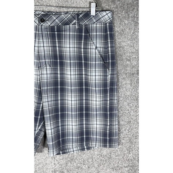 Fila Sport Golf Bermuda Shorts Mens Size‎ 40 Stretch Gray Plaid Pockets - Picture 4 of 11